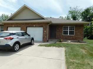 15 S Trace Rd, Glen Carbon, IL 62034