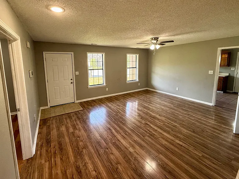2516 Glenn Pl — Photo 2