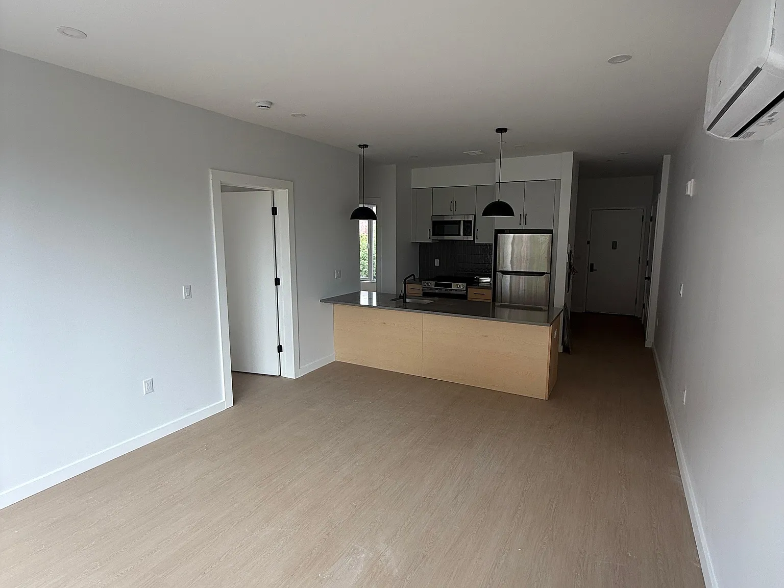 2 bed, 800 sqft, $2,950 — Photo 2