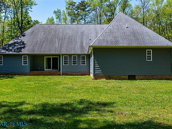 2nd image of 792 Greenwood Beach Rd