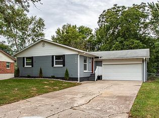 7616 Neptune Ln, Godfrey, IL 62035