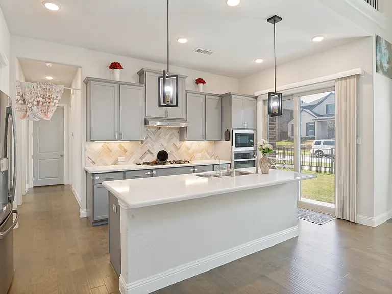 12517 Murray Ln — Photo 3