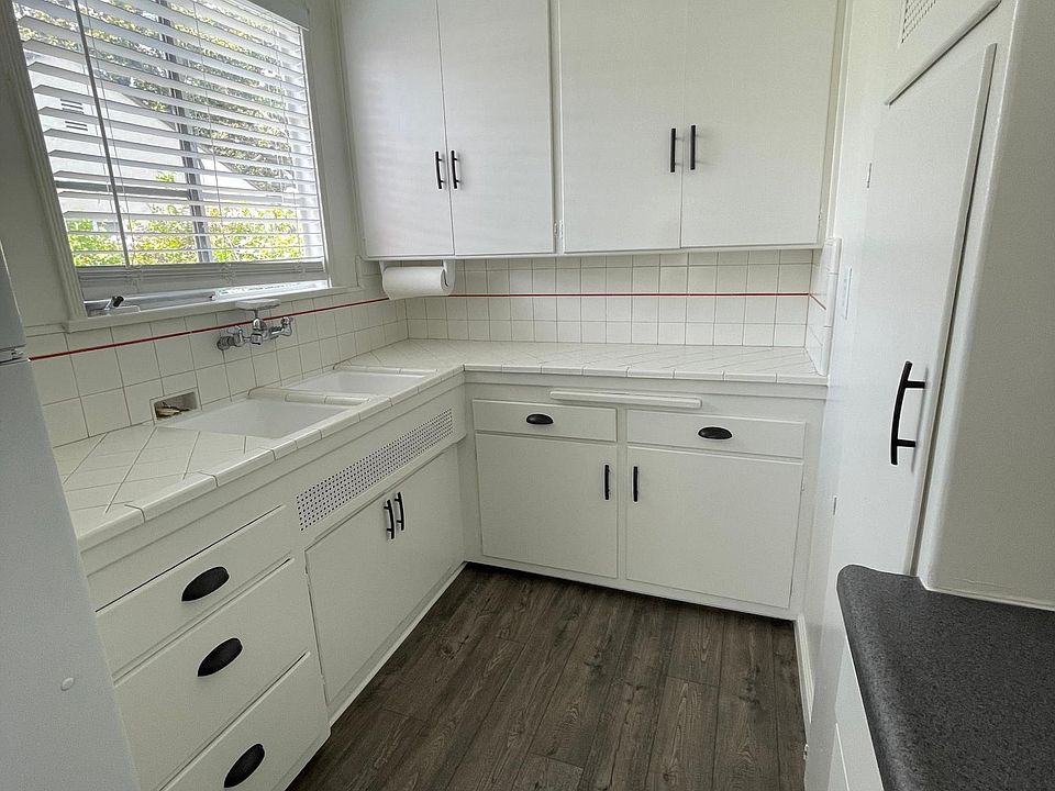 Kitchen with lots of cabinet space