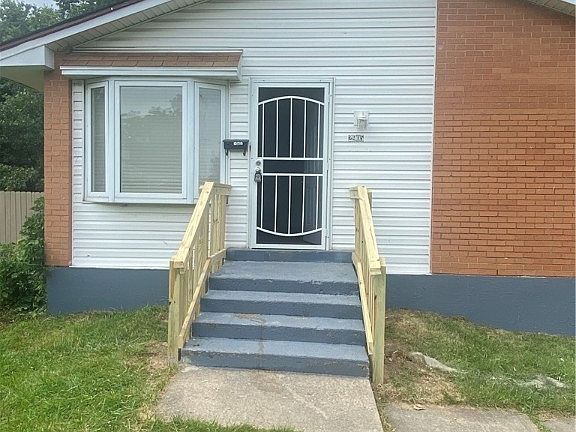 2nd image of 2905 Sage Ave