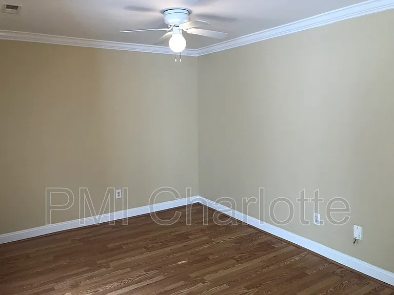 6710 Mallard Park Dr #8 — Photo 16