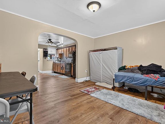 4th image of 217 Federal St