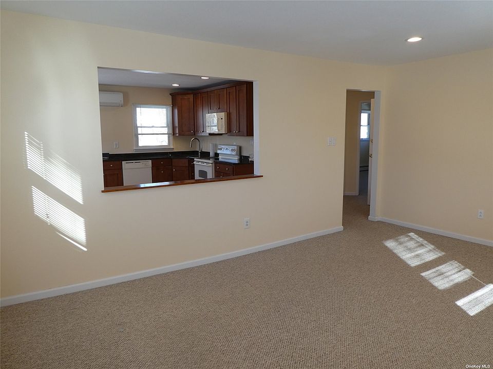 321 Old Country Rd Melville NY Zillow