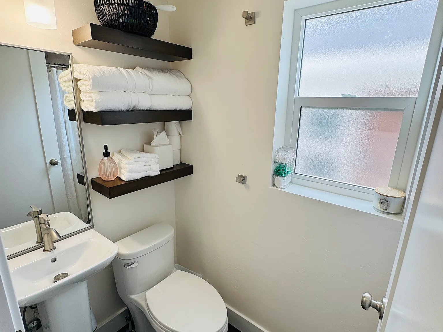 2 bed, 640 sqft, $2,200 — Photo 4