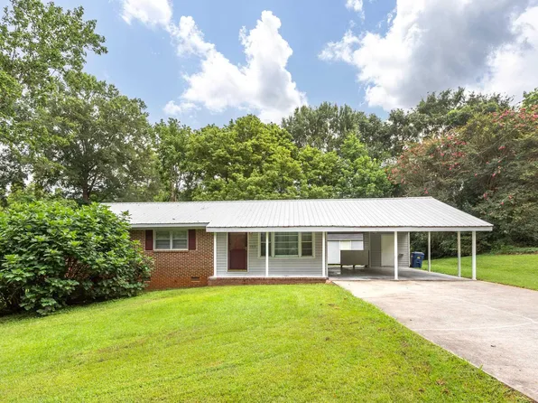 729 W 38th St, Anniston, AL 36201