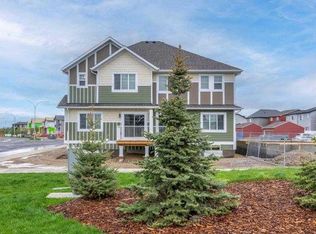 33 E Walcrest Ln SE, Calgary, AB T2X 4L4