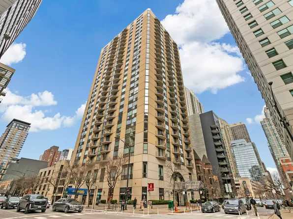 70 W Huron St APT 1907, Chicago, IL 60654