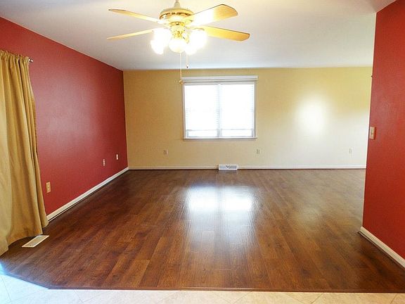 Living/Dining Area