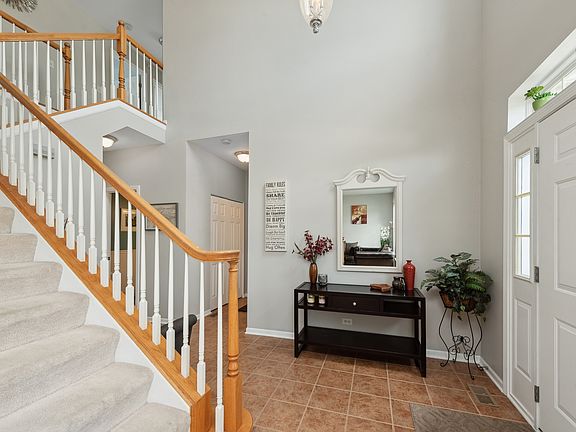 3rd image of 1887 Applewood Dr