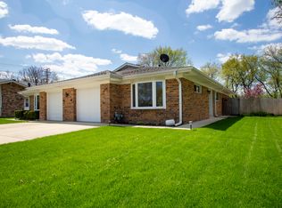 1420 Beverly Ln, Streamwood, IL 60107