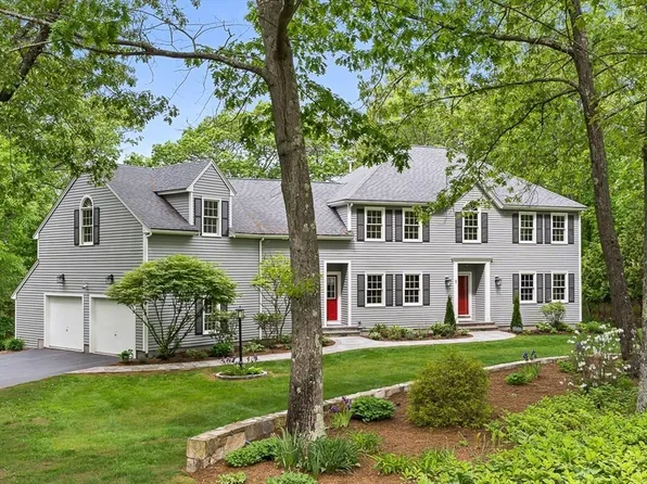 1 Woronoco Dr, Natick, MA 01760