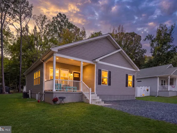 36 Lake Dr, Colonial Beach, VA 22443