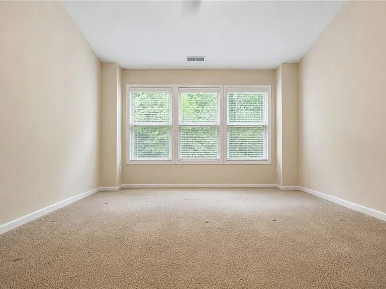 2132 Greencrest Cir — Photo 19