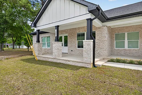 106 Lee Dr Photo 1