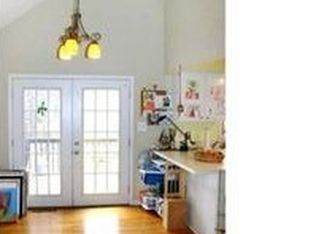 2800 Summerwind Rd, Chapel Hill, NC 27516