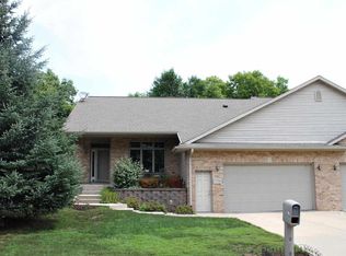 736 8th St, Prairie Du Sac, WI 53578