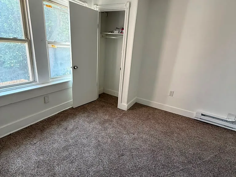 2402 Carter St — Photo 10