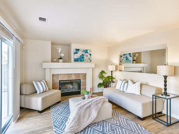 3rd image of 1003 Arapaho Dr