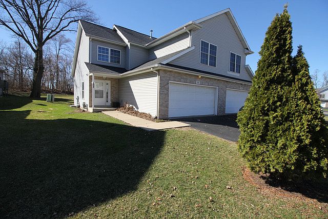 1st image of 410 Kammes Ct #410