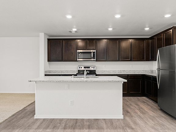 3rd image of 807 Paseo Arbolado