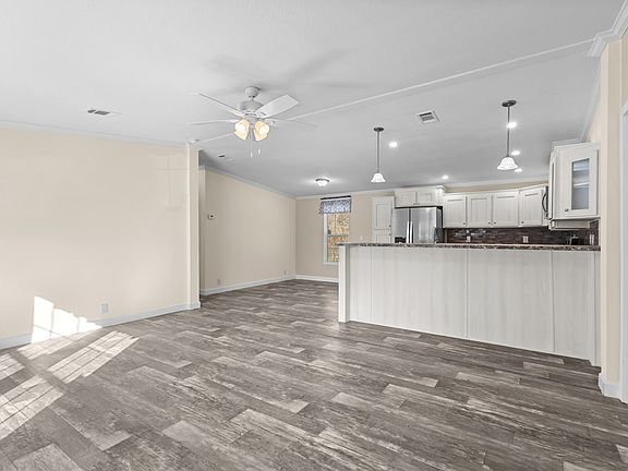 4th image of 1060 50th St