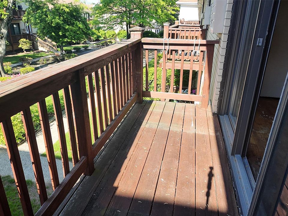 1st image of 80 Sneden Place #80