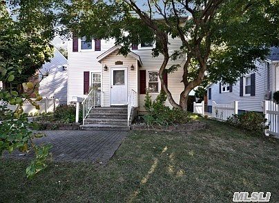 2nd image of 11 Thoreau Ave