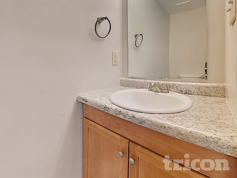 3708 W 42nd Ter — Photo 27