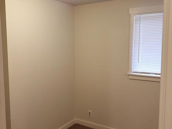 5th image of 11307 D St E