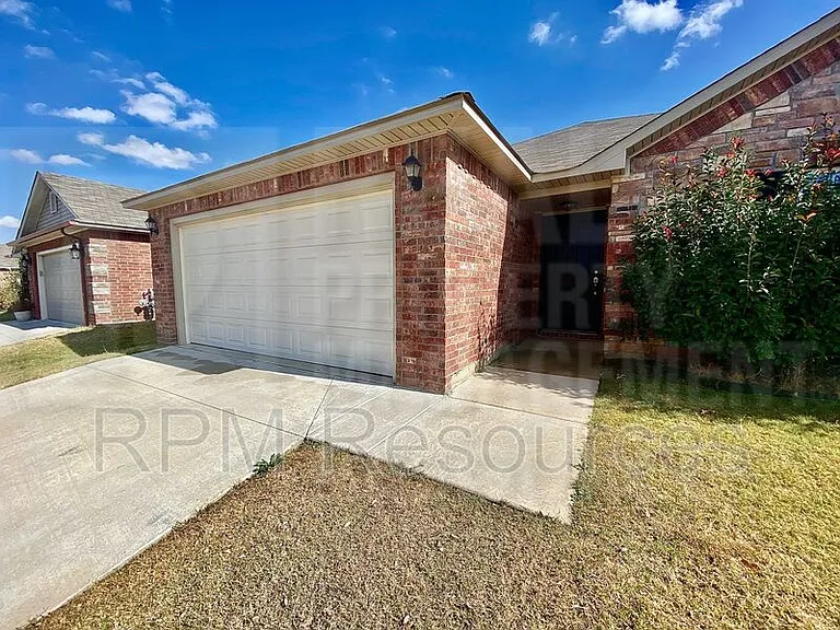 2932 Cider Mill Ln — Photo 3