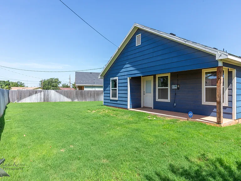 3233 Ann Arbor Ln — Photo 6