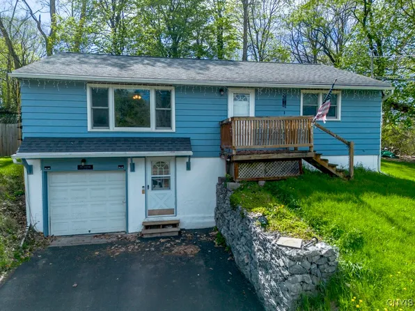 302 S Onondaga Rd, Syracuse, NY 13219