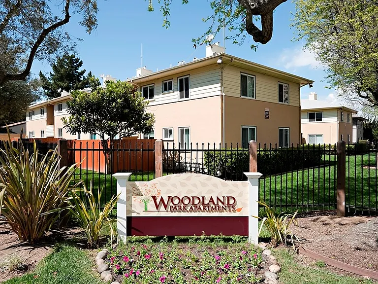 Woodland Park Apartments Community
