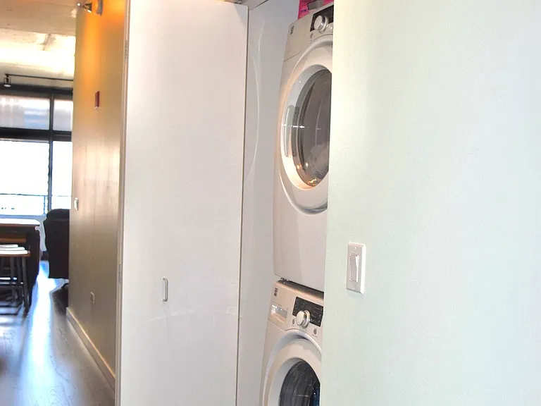 235 W Van Buren St #2521 — Photo 3