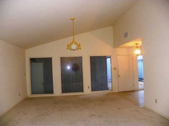2nd image of 328 Trailwood Cir
