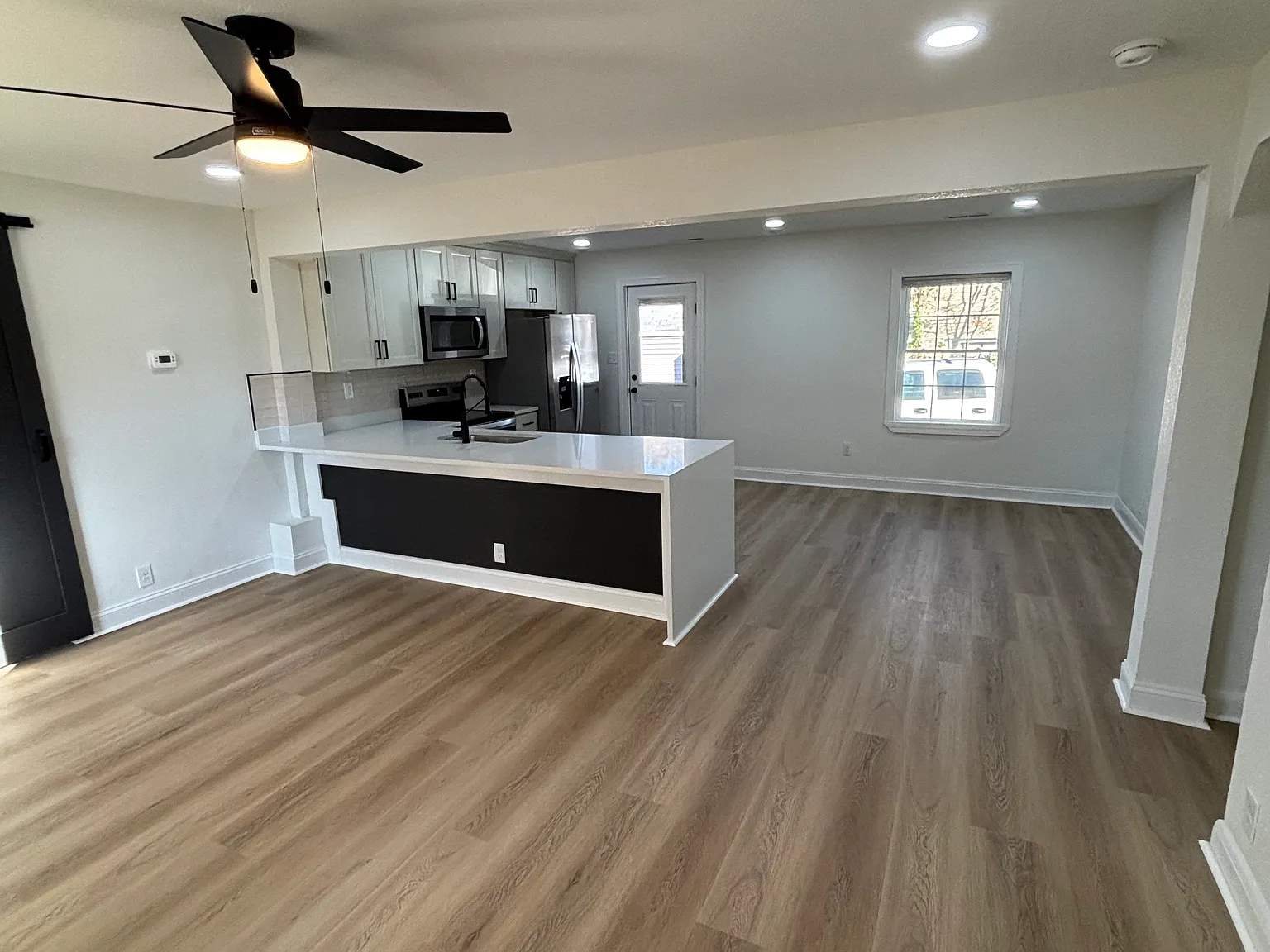 3 bed, 1400 sqft, $2,200 — Photo 4