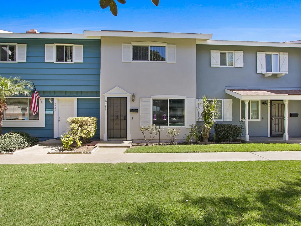 19749 Inverness Ln