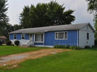 106 W Maple St, Medaryville, IN 47957