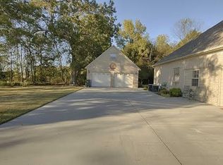 17868 Sweetbriar Dr, Athens, AL 35613