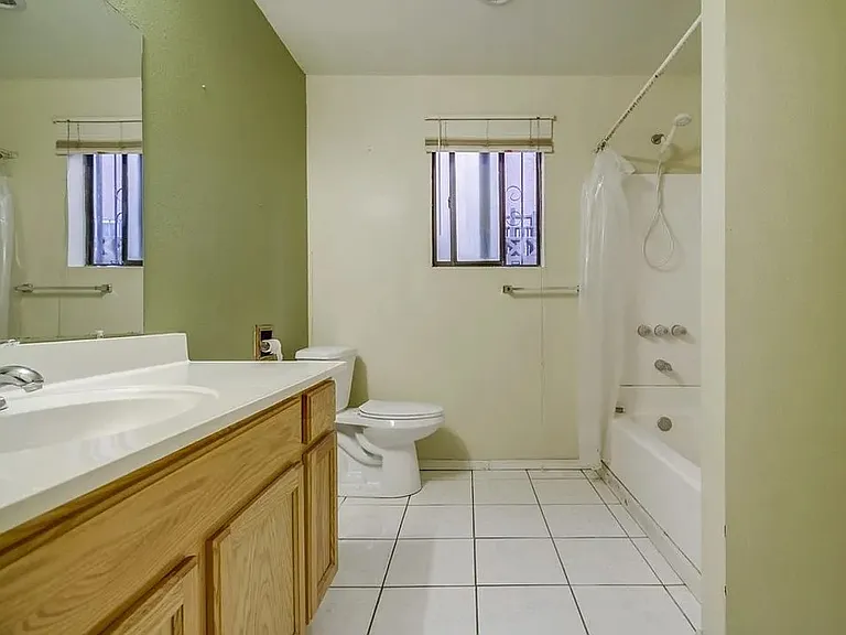 1265 E 87th Pl #2 — Photo 10
