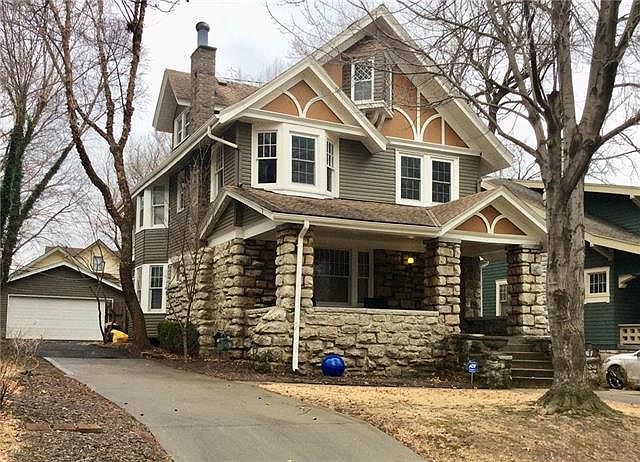 1st image of 919 W 33rd St