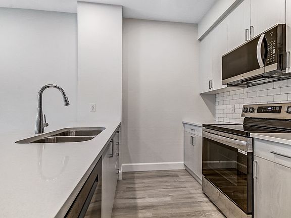 4th image of 75 Walnut St #307