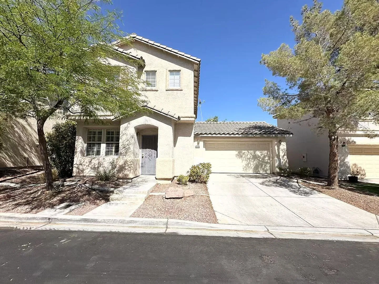 Desirable Summerlin Location — Photo 1