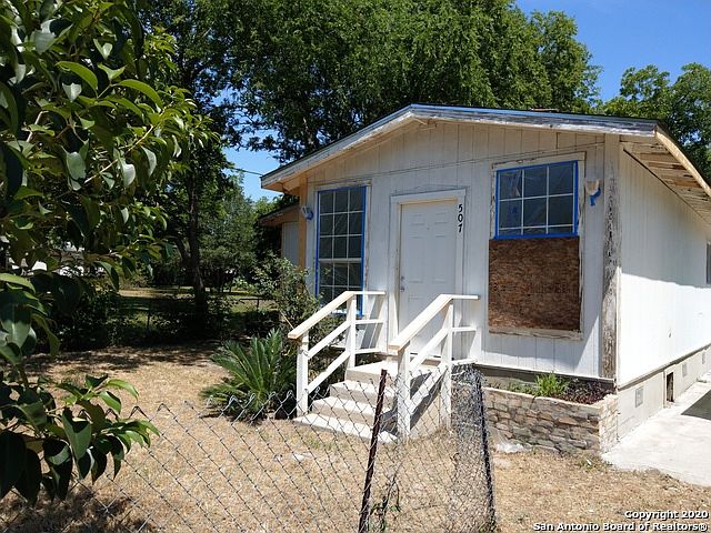 2nd image of 507 E Sayers Ave