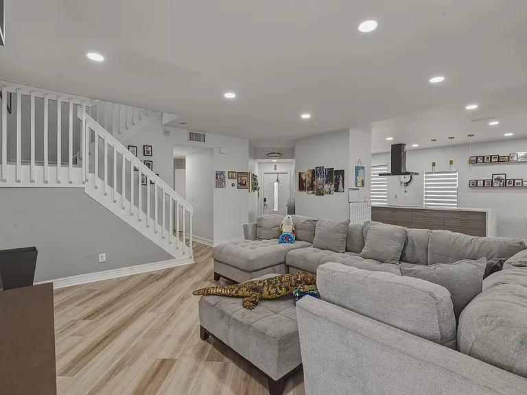 310 NW 207th Way — Photo 23