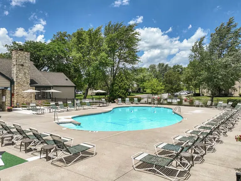 Stone Pointe Village — Photo 1